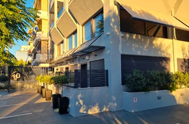 10 Apartments & Suites Athens - Image 7