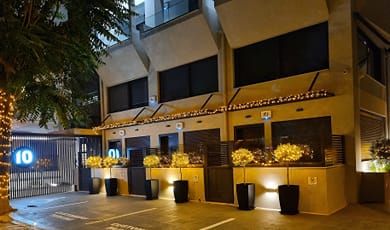 10 Apartments & Suites Athens - Image 3