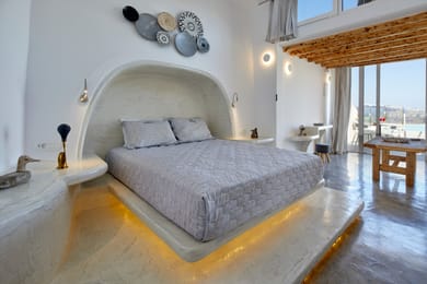 Cave Suite Outdoor Private Pool & Caldera View