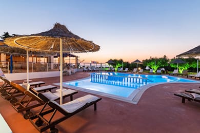 Summer View Hotel - Image 2