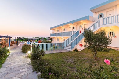 Summer View Hotel - Image 4