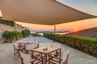 Sunrise Beach Suites Syros - Image 4