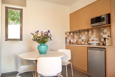 Sundance Apartments & Suites - Image 2