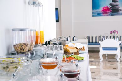 Sunshine Hotel Santorini - Image 7