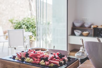 Super Paradise Hotel - Image 2