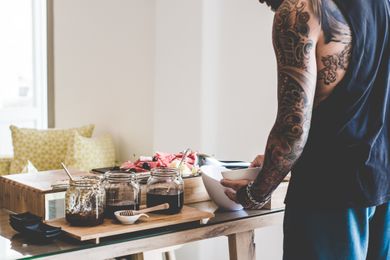 Super Paradise Hotel - Image 3