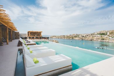 Super Paradise Hotel - Image 6