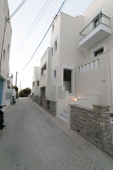 Sweet Home Naxos - Image 5