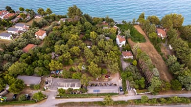 Sylvia Camping & Luxury Suites - Image 2