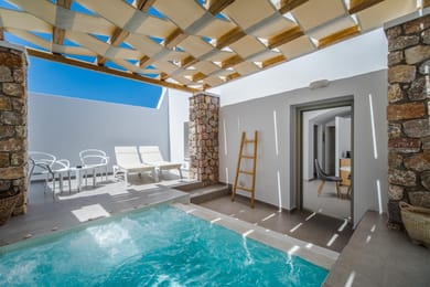 Iphigenia Suite with Hot Tub