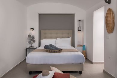 Honeymoon Suite with Caldera View & Hot Tub