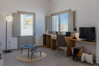 Nefeli Suite with Caldera View & Hot Tub