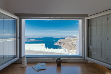Nefeli Suite with Caldera View & Hot Tub
