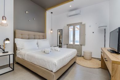 Phaedra Family Suite with Caldera View