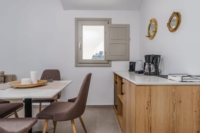 Phaedra Family Suite with Caldera View