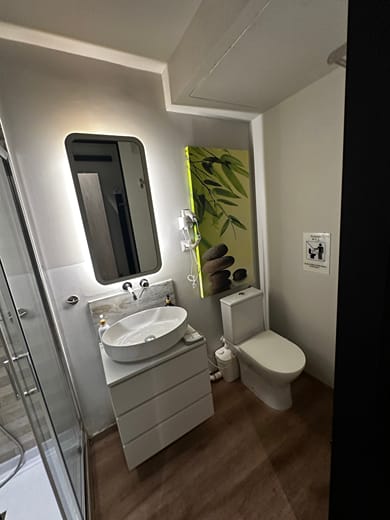 Syntagma Divine Guestrooms - Image 6