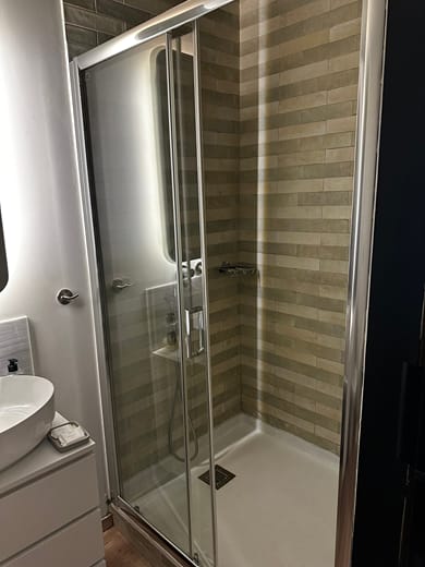 Syntagma Divine Guestrooms - Image 7