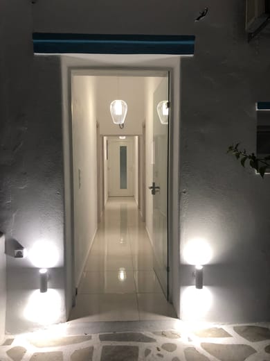 Taki's Guests - Image 5