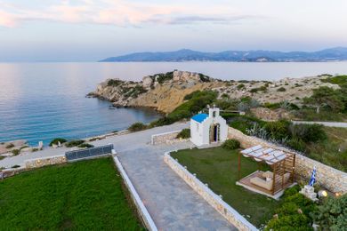 Amalgam Homes Paros Beachfront Luxury Villa - Image 2