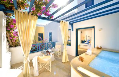 Luxury Maisonette outdoor Jacuzzi