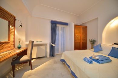 Superior Suite Jacuzzi with seperate bedrooms