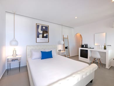 Superior Double Room with Balcony and Sea View