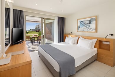 Double Suite with Limited Sea View and Garden View