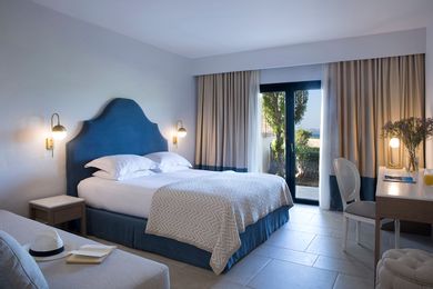 Deluxe Suite | Front Sea View