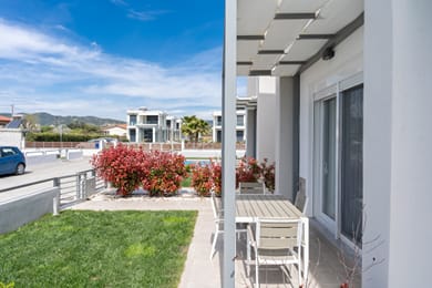 Two-Bedroom Duplex with Garden