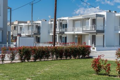 Thalassa & Thalassa Prive Residential Complex - Image 4