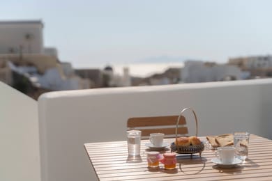 Thallos Cave House & Apartments - Image 3