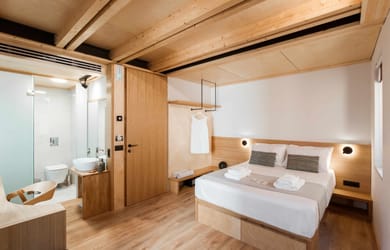 02-Suite Deluxe Suite | First Floor