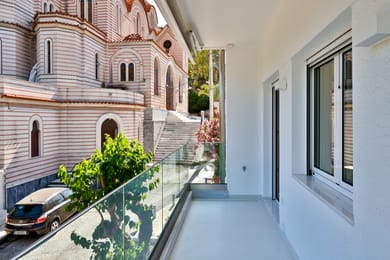 Parthenon Rooftop Luxury APTS - Image 5