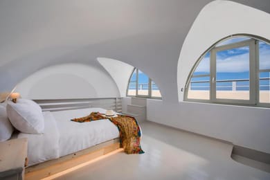 Villa Assyrtiko with private heated pool