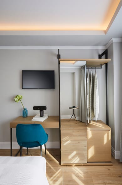 Junior Suite with Urban View