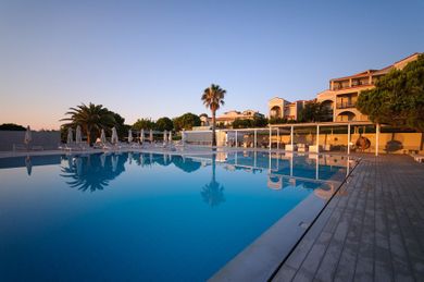 The Bay Hotel & Suites - Image 3