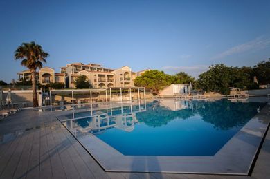 The Bay Hotel & Suites - Image 4