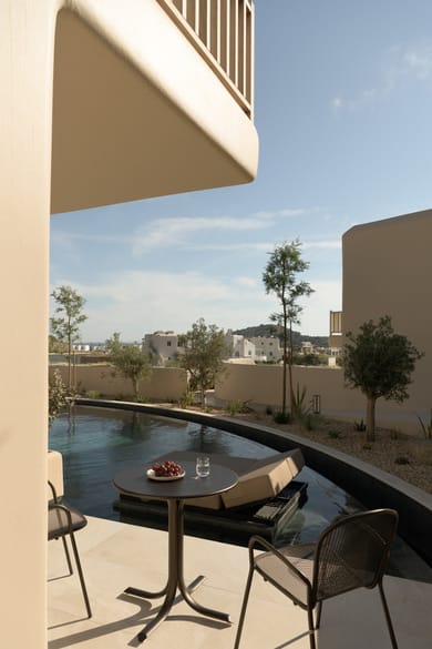 Deluxe Partial Sea View room with sharing Pool