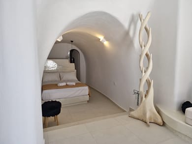 Standard Cave Suite with Private Jacuzzi