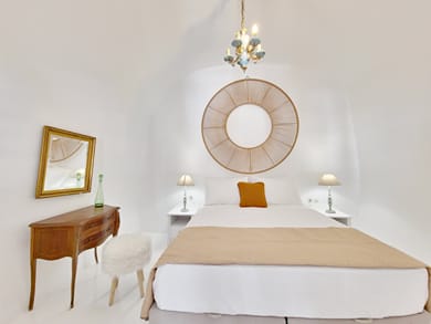 Two-bedroom Cave Suite with Private Jacuzzi