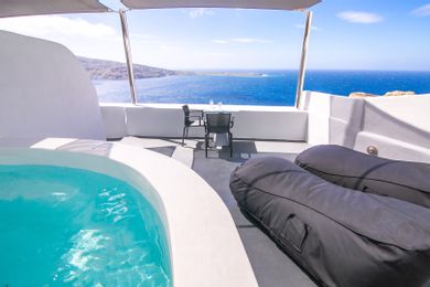 Deluxe Suite with Outdoor Hot Tub