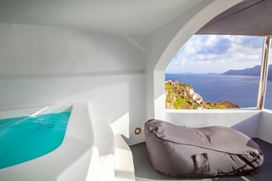 Petit Studio with Outdoor Hot Tub and Sunset View - Loft