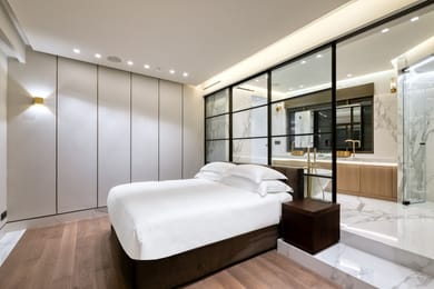 Executive Suite with Courtyard