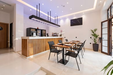 The Wine Hotel - Image 4