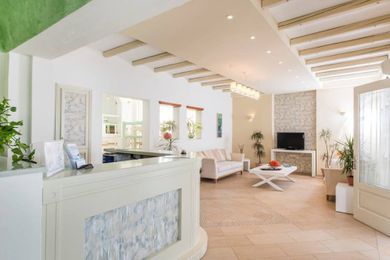 Nissos Thira Hotel Santorini - Image 6