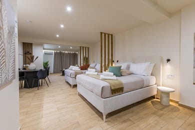 Deluxe King Studio with Spa Bath
