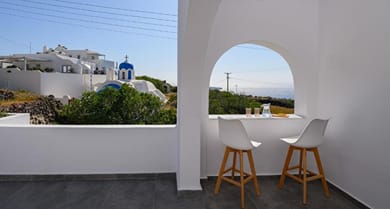 Thoe Oia Suites - Image 3