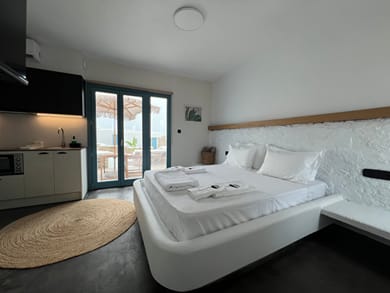 Thronos Suites - Image 3