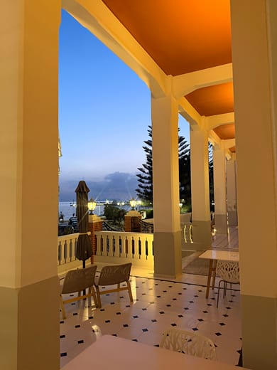 Tinion Urban Hotel - Image 2
