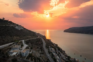 Trapela Limeni, Luxury Suites - Image 3